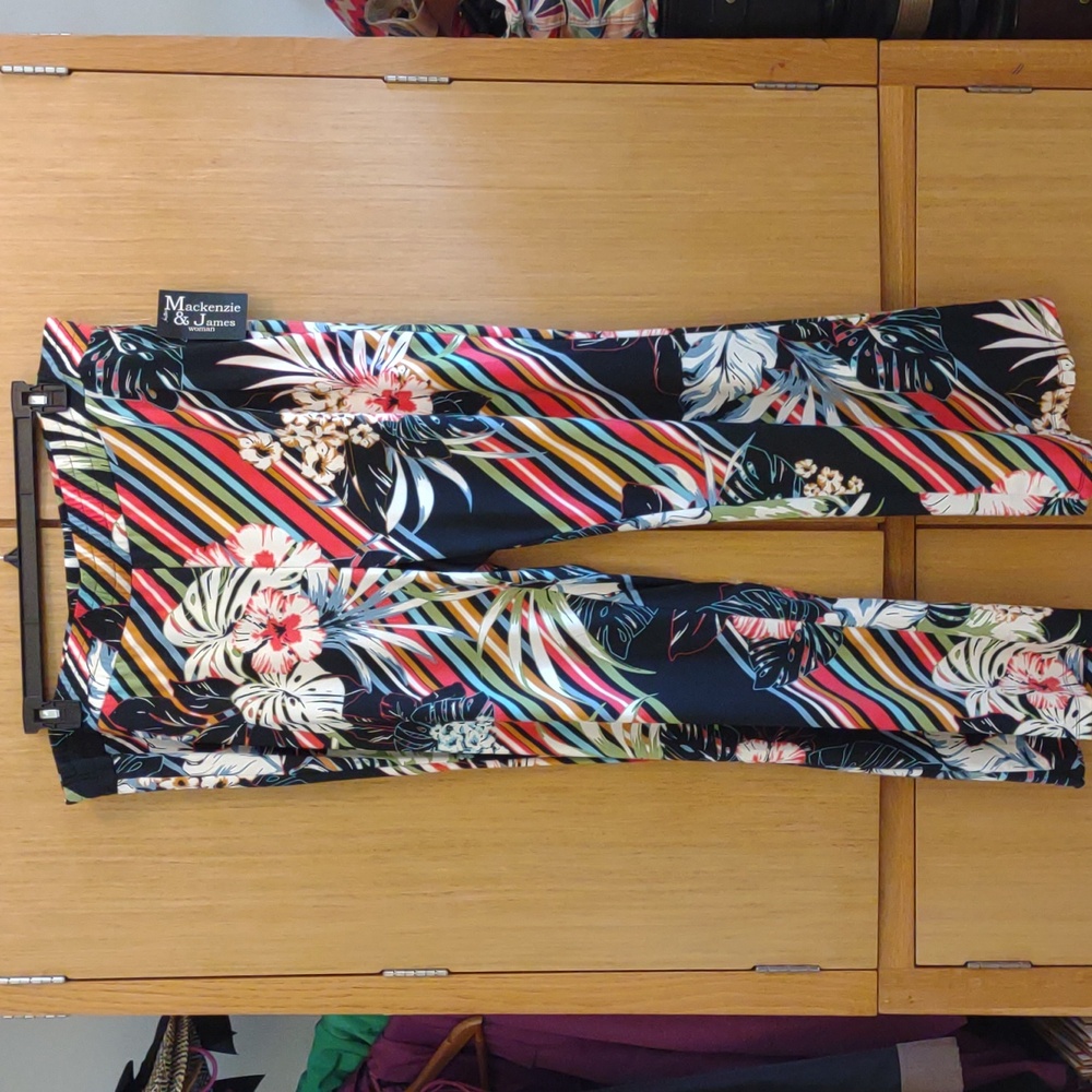 +SZ NWOT Mackenzie & James SZ 3X BLK Print Palazzo Pants